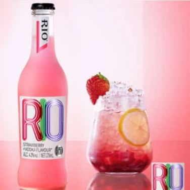 RIO FRESH 5% VỊ STRAWBERRY VODKA DÂU